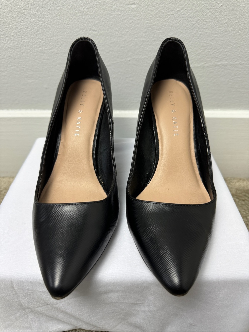 Kelly & Katie Black Pointed Toe Pumps